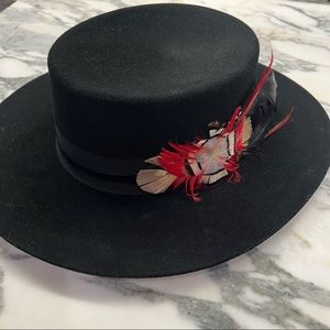 Goorin Bros Hat, women’s, black w/ feather detail. Small